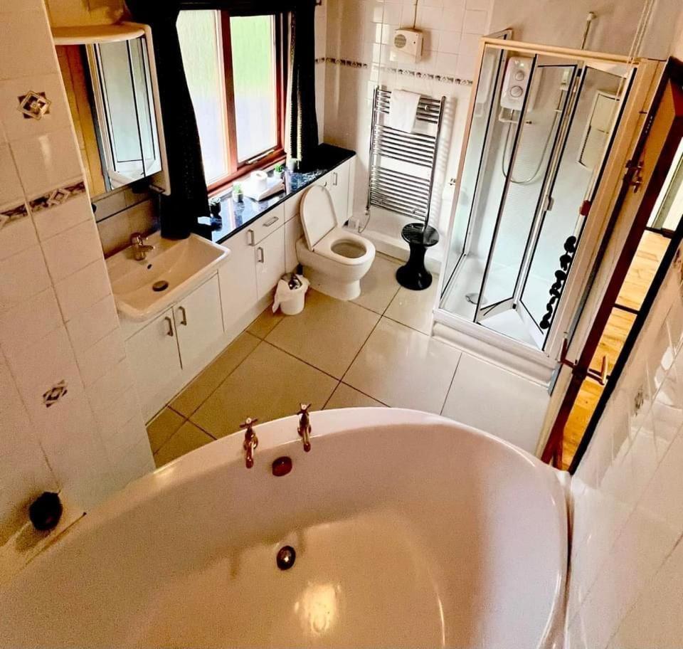 Holly Lodge 12 Hot Tub يورك المظهر الخارجي الصورة